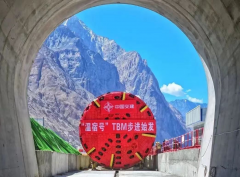 世界首创新型压注工法TBM“天山号”“胜利号”大显神通